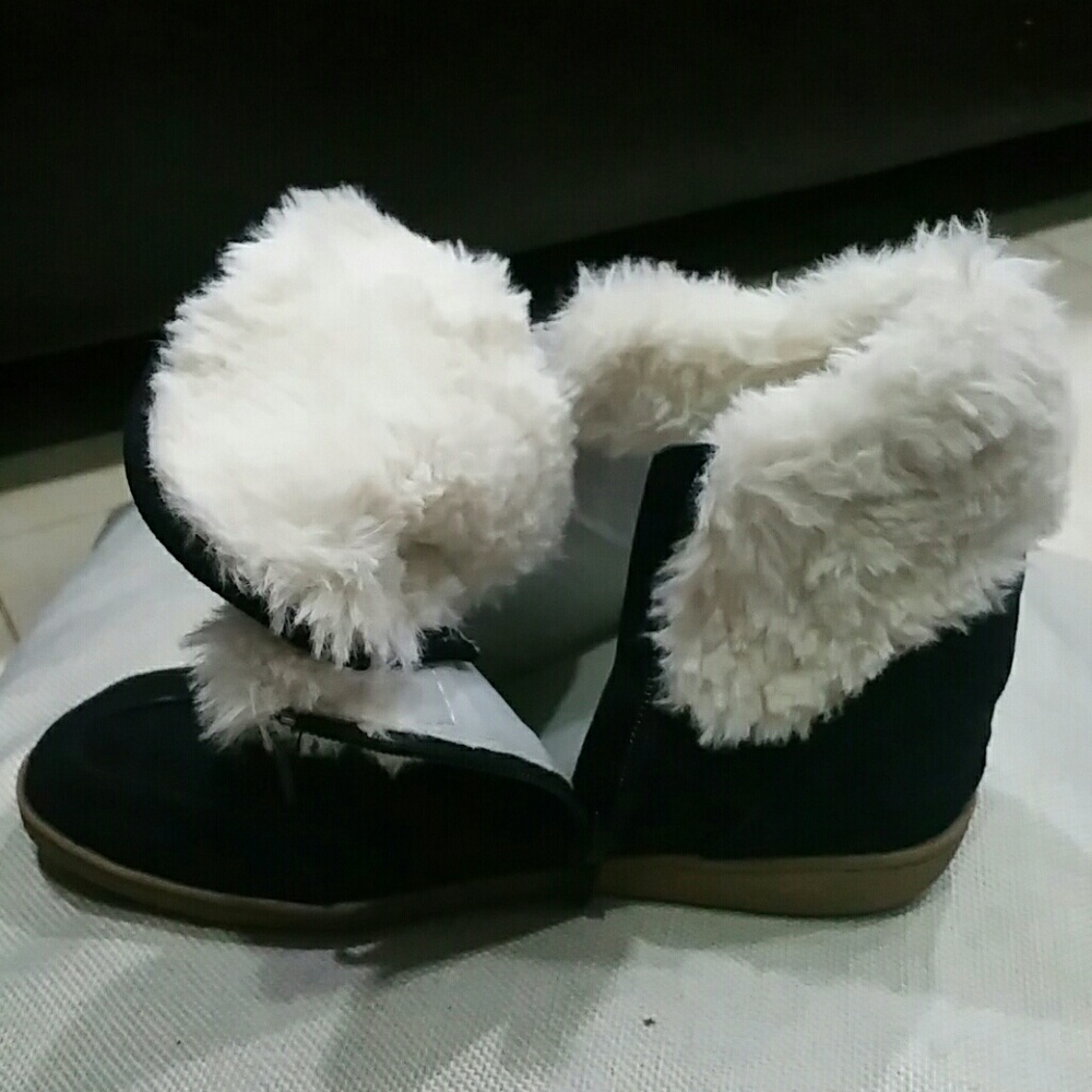 Justice Boots with faux fur